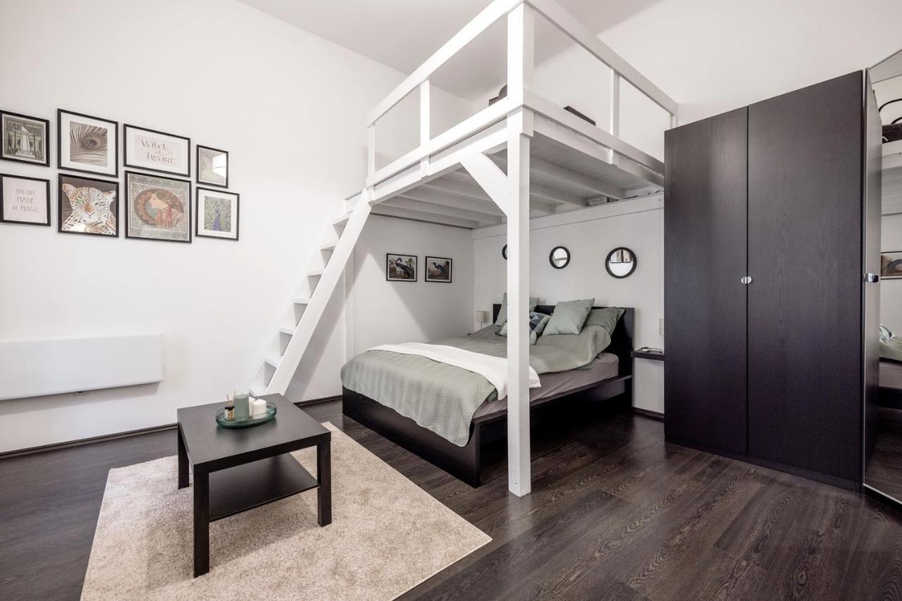 Charming Downtown Hideaway Steps From New York Cafe! Apartment Budapest Exterior photo