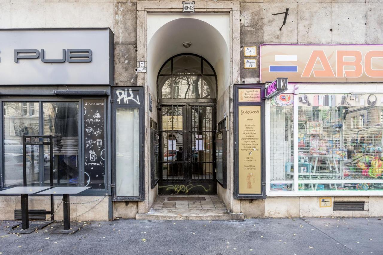 Charming Downtown Hideaway Steps From New York Cafe! Apartment Budapest Exterior photo